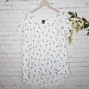 Torrid Martini Print Flutter Sleeve Blouse • 2